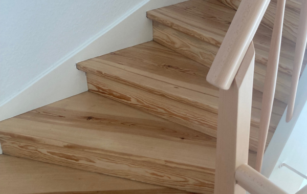 projekte_buck-parkett.treppe Fichte Treppe wurde abgeschliffen und versiegelt